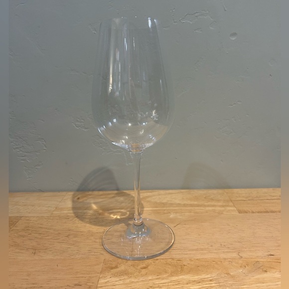 Set Of 4 Cabernet Wine Glasses Made By Mercer. Brand New In Box. - Picture 5 of 6